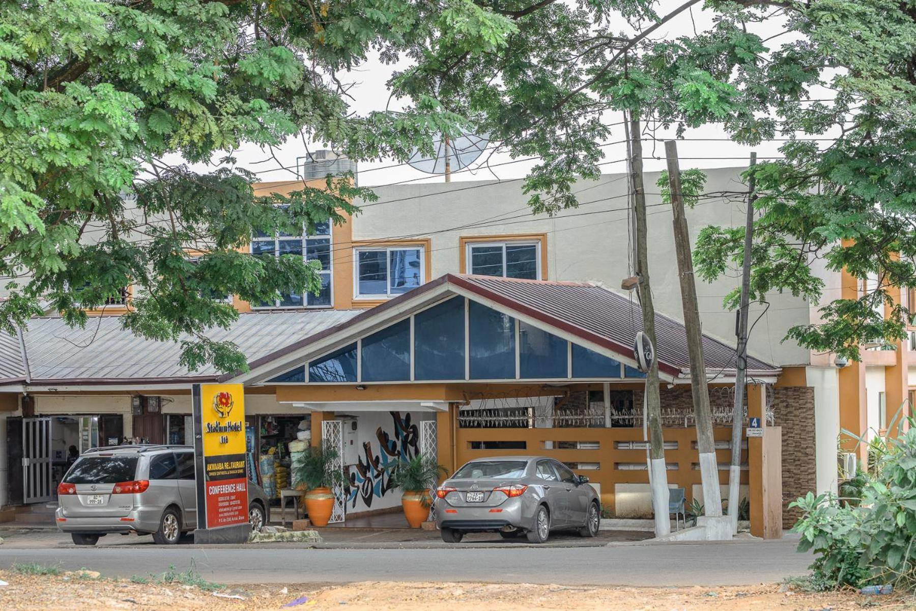 Stadium Hotel คูมาซี ภายนอก รูปภาพ