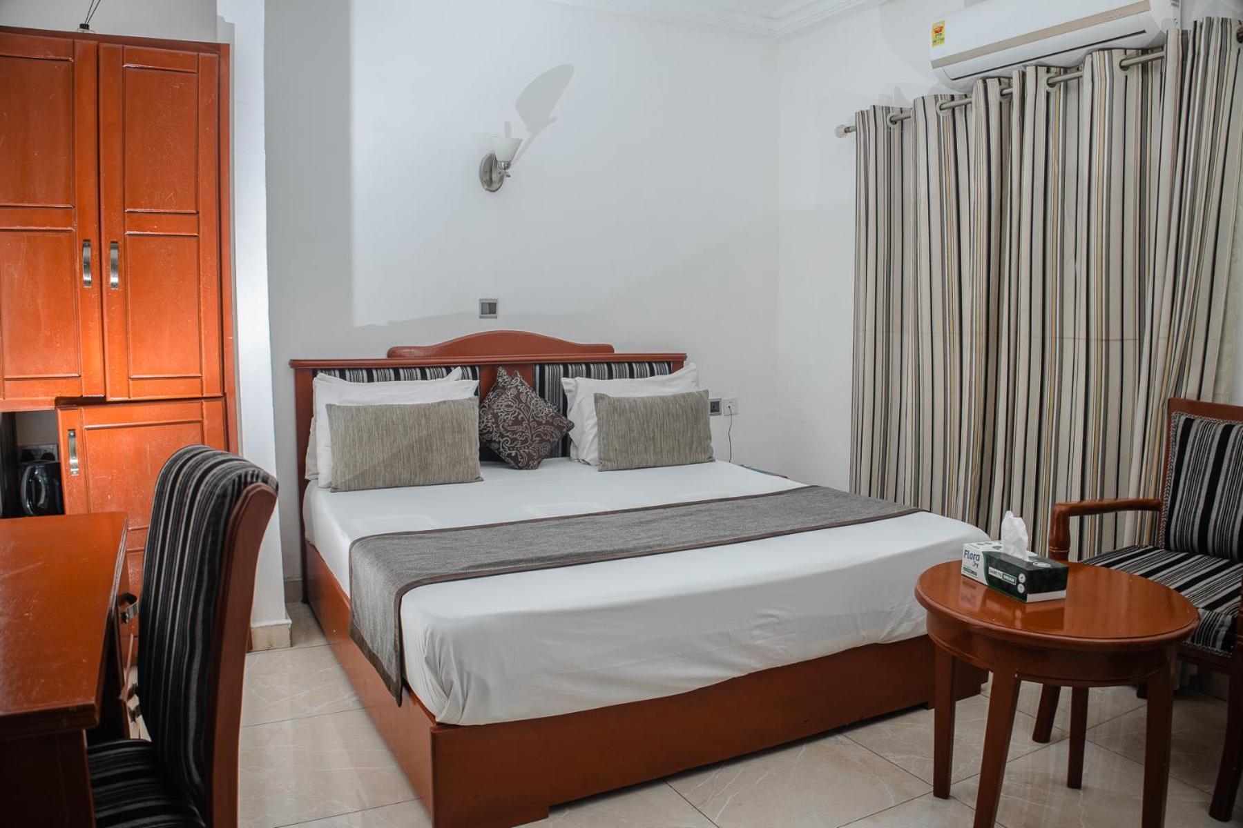 Stadium Hotel คูมาซี ภายนอก รูปภาพ